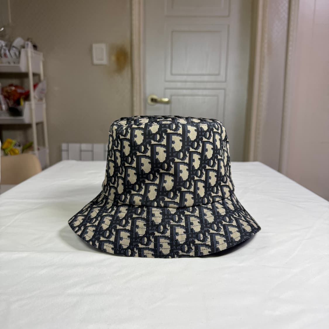 디올 오블리크 플리스 테디 D 리버서블 스몰 클로시 버킷햇 모자 상품이미지1