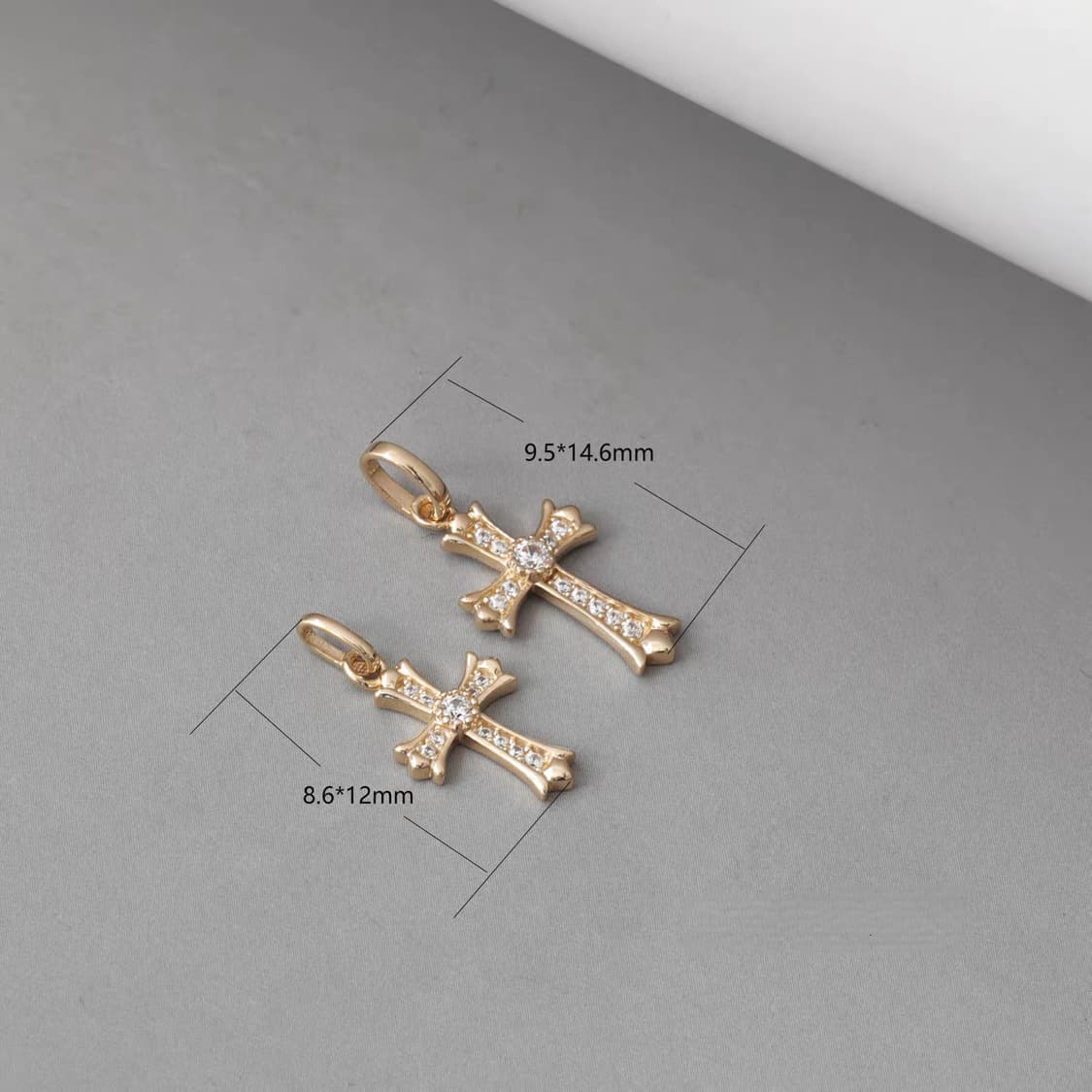 Oceanora 14K 골드 CZ 다이아몬드 십자가 펜던트 상품이미지3