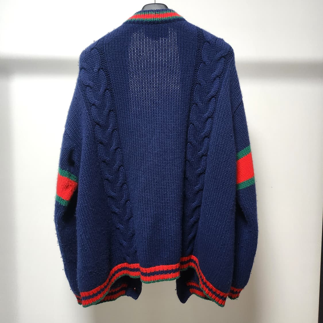 구찌 웹 케이블 가디건
사이즈 XXXL / 사용감 적음
 상품이미지2