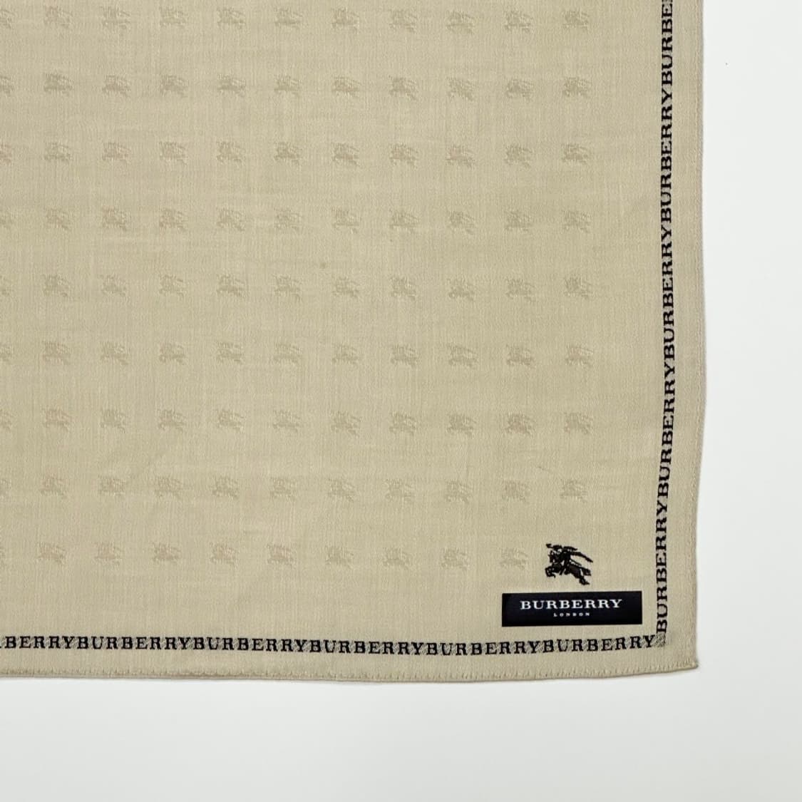 (새상품) burberry/ 버버리 쁘띠스카프 손수건 상품이미지3