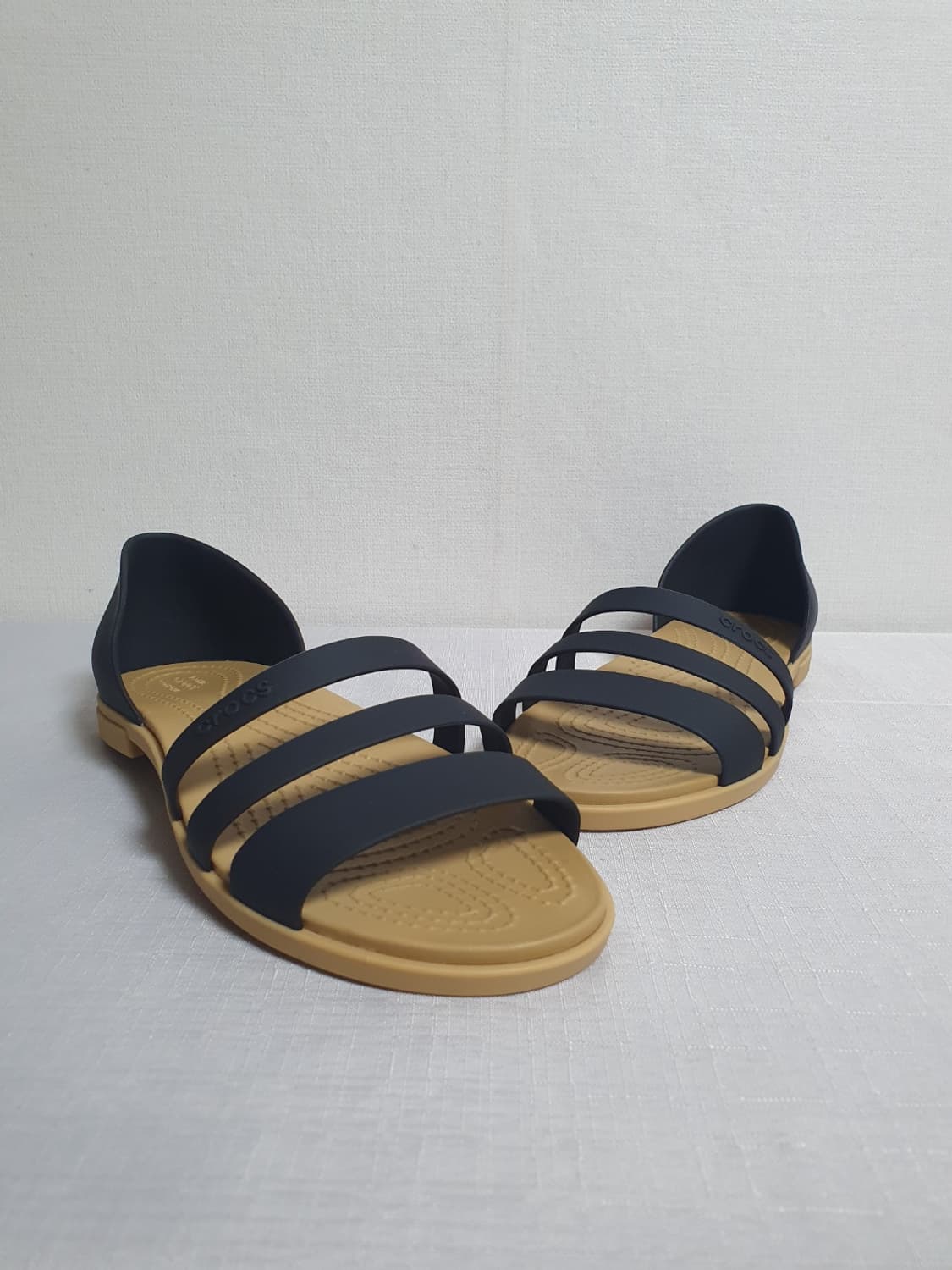 크록스 툴룸 오픈 플랫 샌들 블랙 탄 230mm 상품이미지4