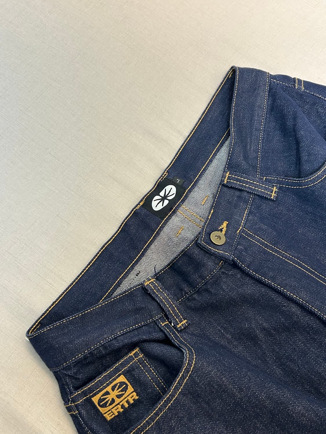 에센셜 릴렉스드 로우 데님 팬츠 인디고 상품이미지3