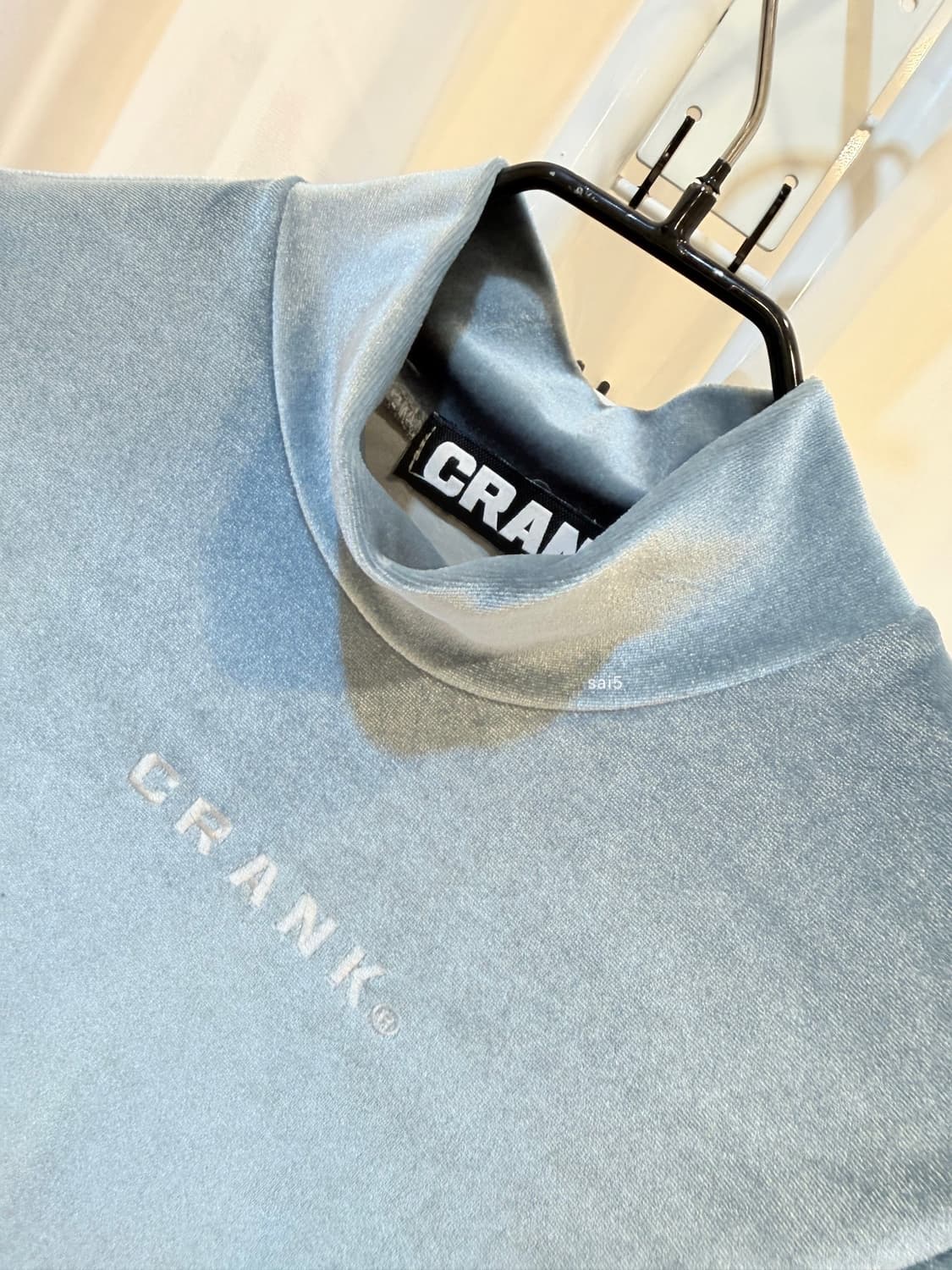 크랭크 레이스업 슬리브 벨로아 크롭탑 상품이미지3