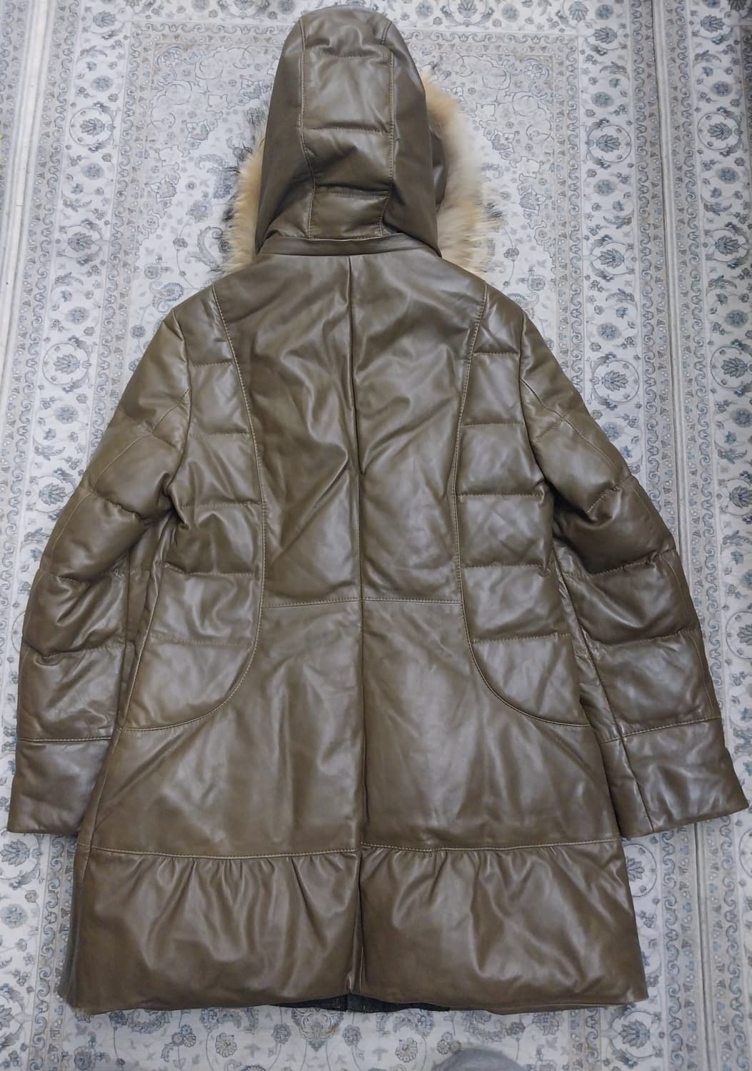 TUBE 양가죽 후드 퍼 패딩코트 (후드분리됨) 상품이미지3