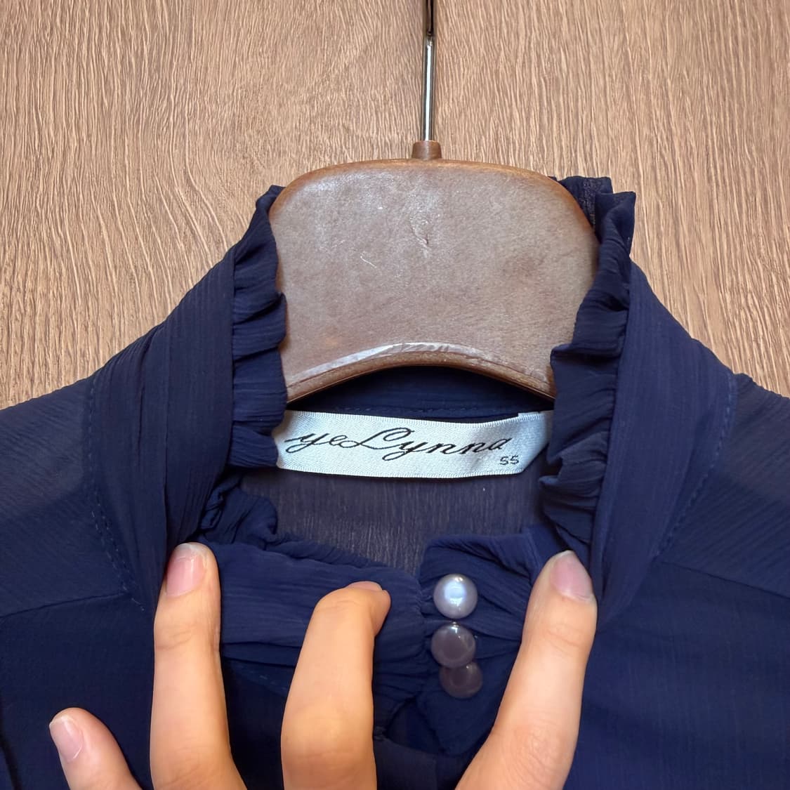 빈티지 하이넥 프릴 긴팔 블라우스 핀턱 히든 버튼업 디테일 네이비 상품이미지5