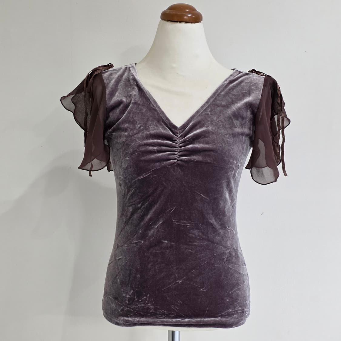 브라운 벨벳 라떼 셔링 블라우스 상품이미지2