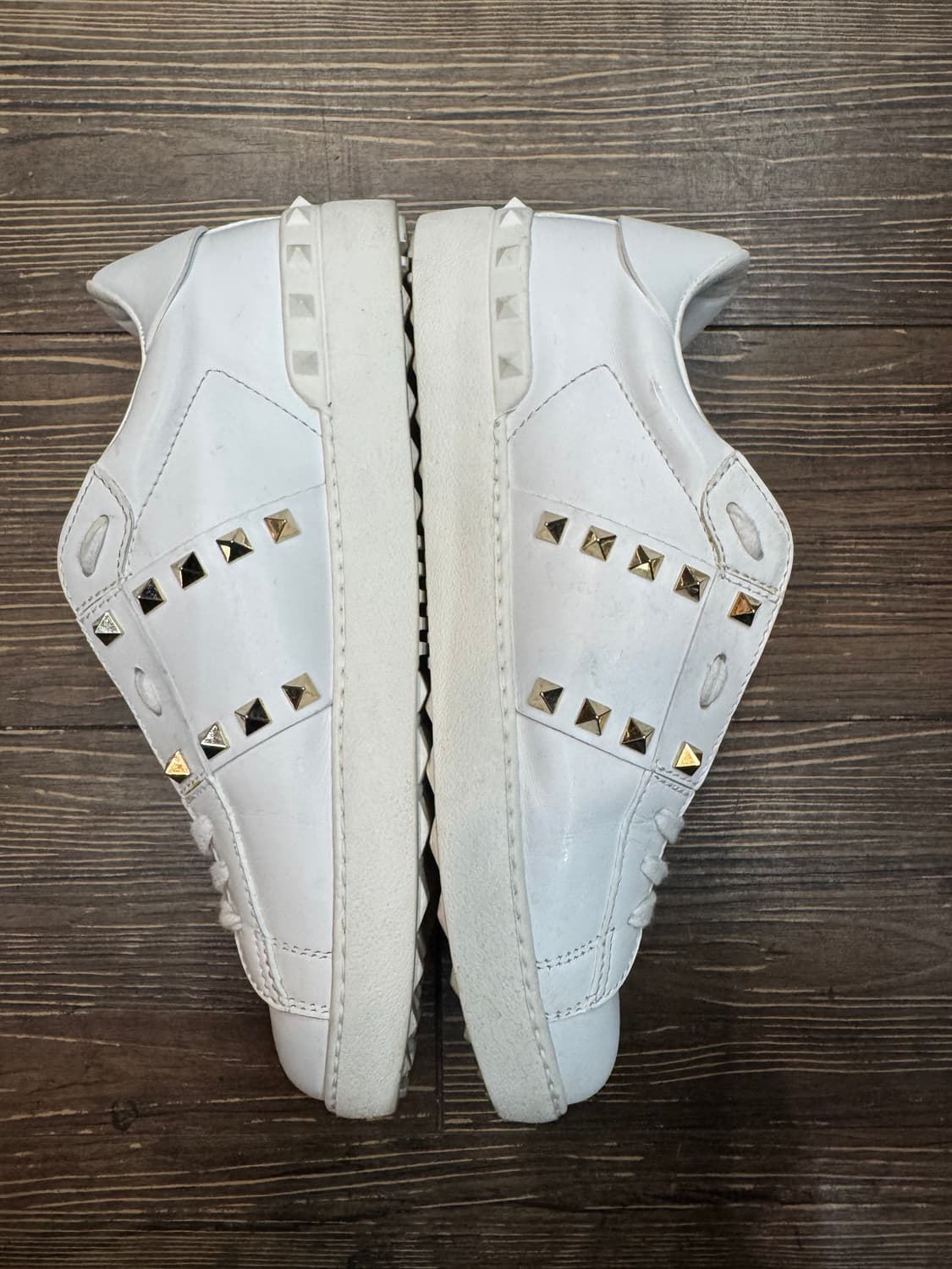 발렌티노 락스터드 언타이틀 스니커즈 EU40(255) 상품이미지3