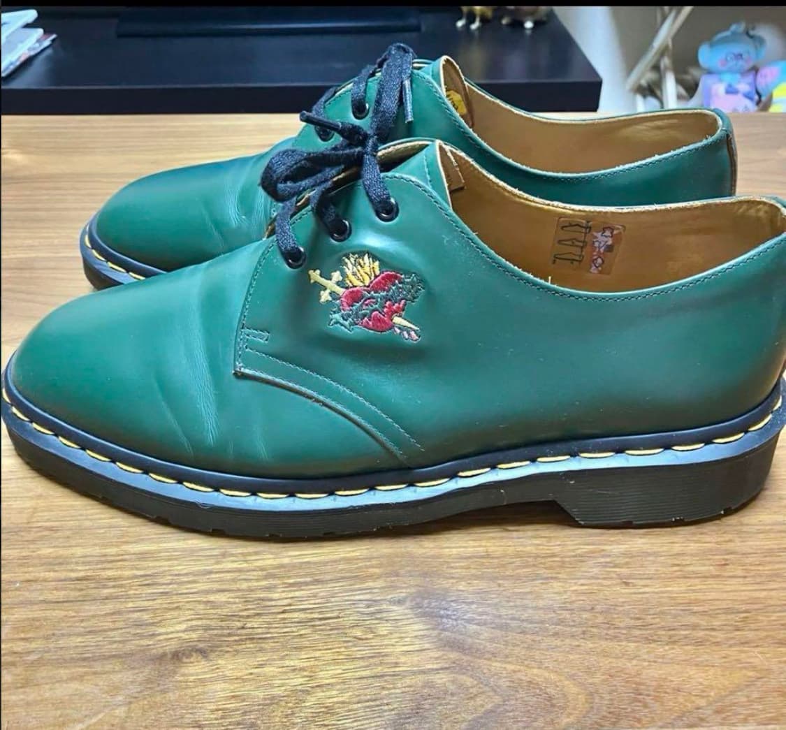 Dr.martens x Supreme Sacred Heart Green 상품이미지3