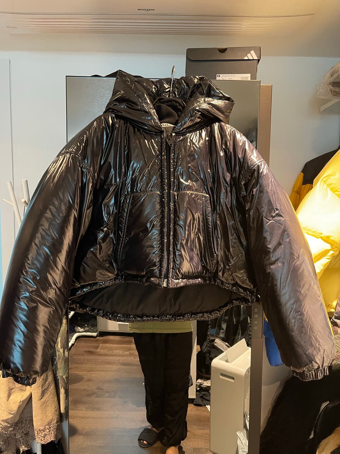 알렉산더왕 글로시 크롭패딩 상품이미지1