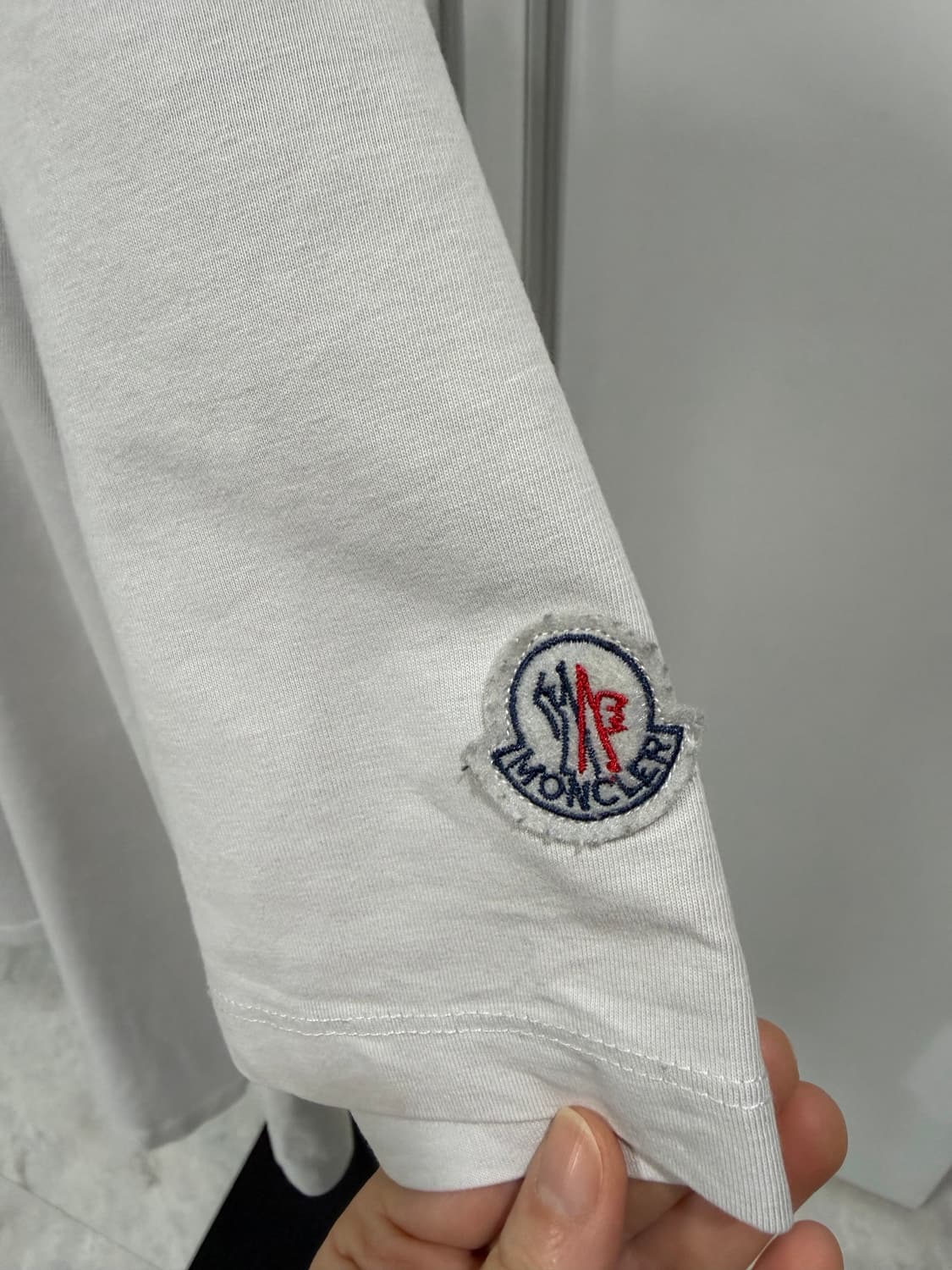 몽클레어 오리자수 그레이 심플 티셔츠 상품이미지4