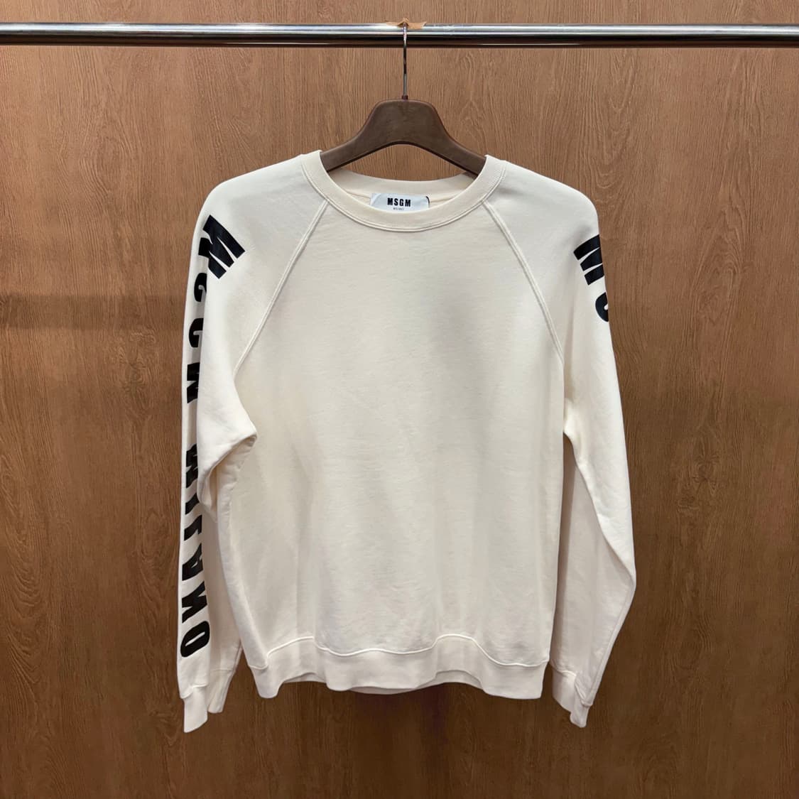 MSGM 라운드넥 긴팔 맨투맨 래글런 로고 프린팅 슬리브 디테일 아이보리 상품이미지2
