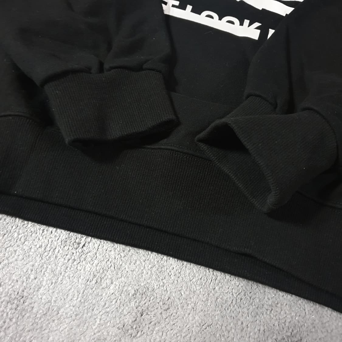 피치스 르세라핌 맨투맨 M 블랙 상품이미지6