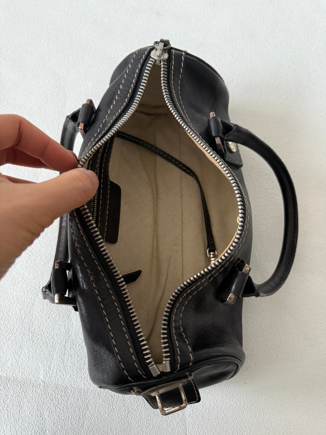 마이클코어스(MICHAEL KORS) 레더 원통 토트백 상품이미지8