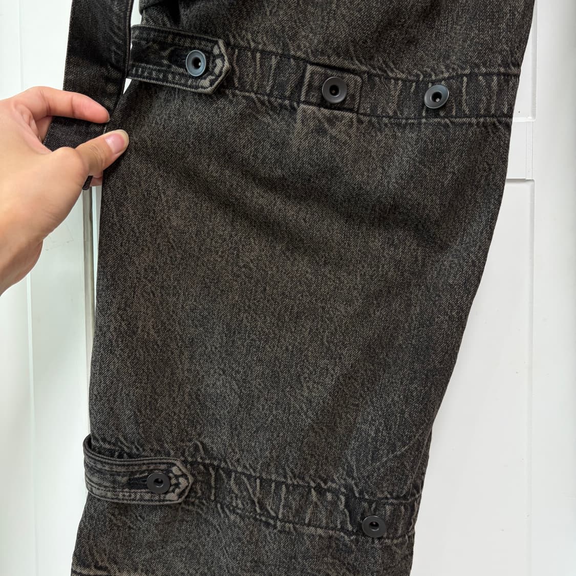 [새상품/1] 율리우스 25SS 12oz 데님 와이드 가스마스크 카고팬츠 상품이미지7