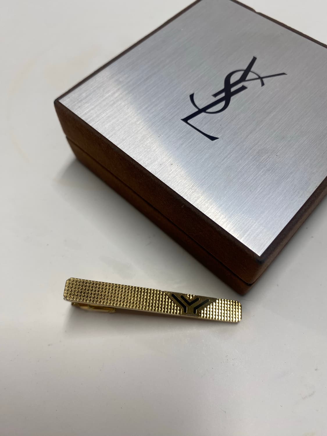 정품 입생로랑 골드 넥타이핀 상품이미지9