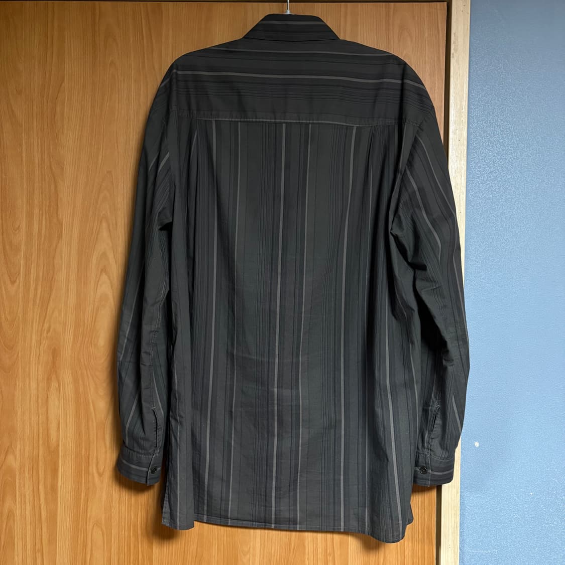 24fw 아모멘토 스트라이프 스퀘어 포켓 오버사이즈 셔츠 브라운 상품이미지4