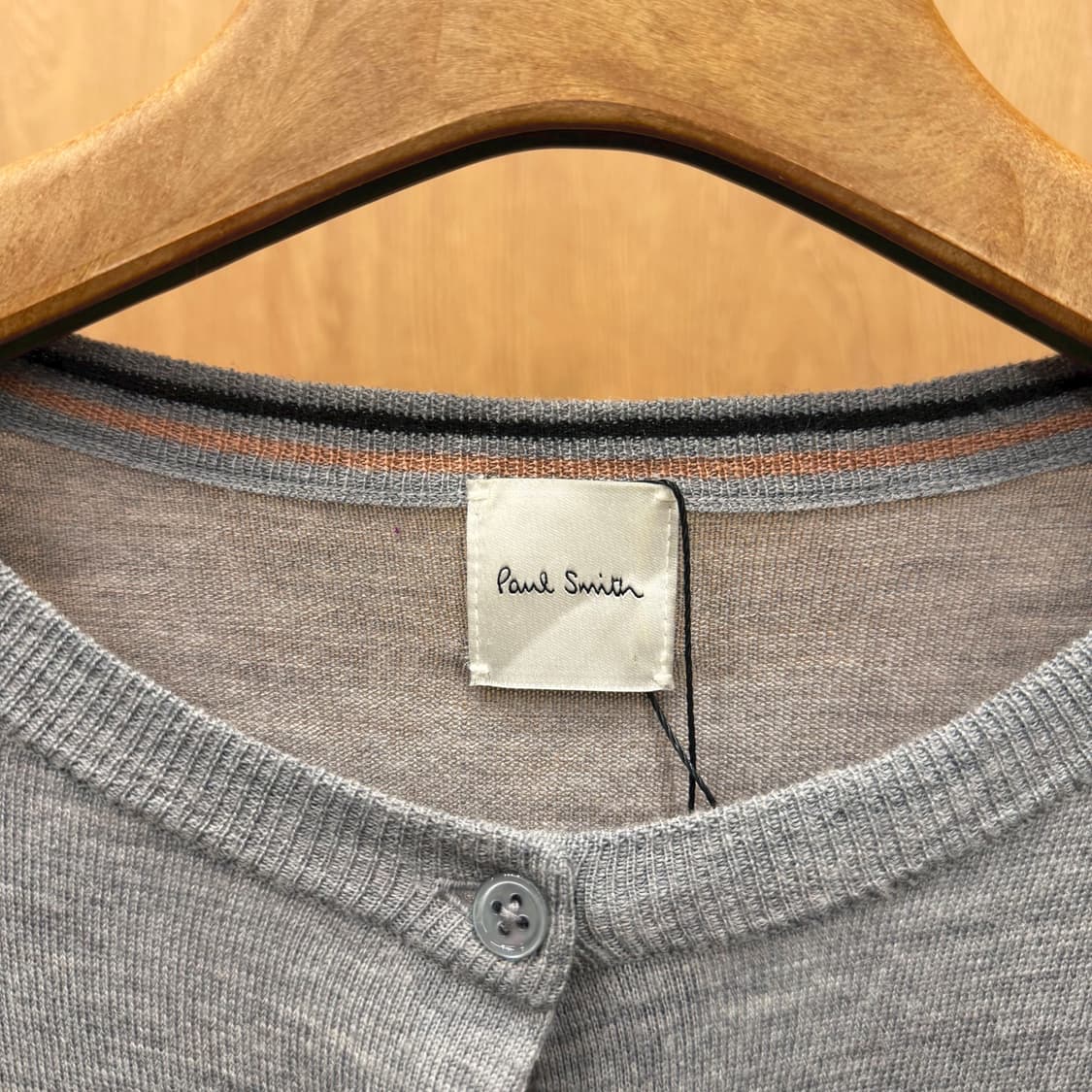 폴스미스 라운드넥 긴팔 울 니트 가디건 시그니처 자수 로고 디테일 그레이 상품이미지8