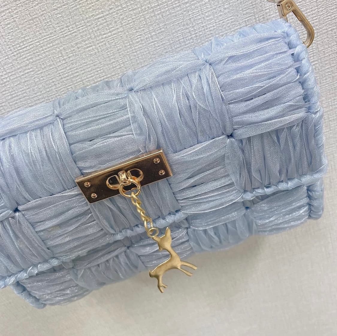 핸드메이드 하늘색 셔링 체인 숄더백 상품이미지2