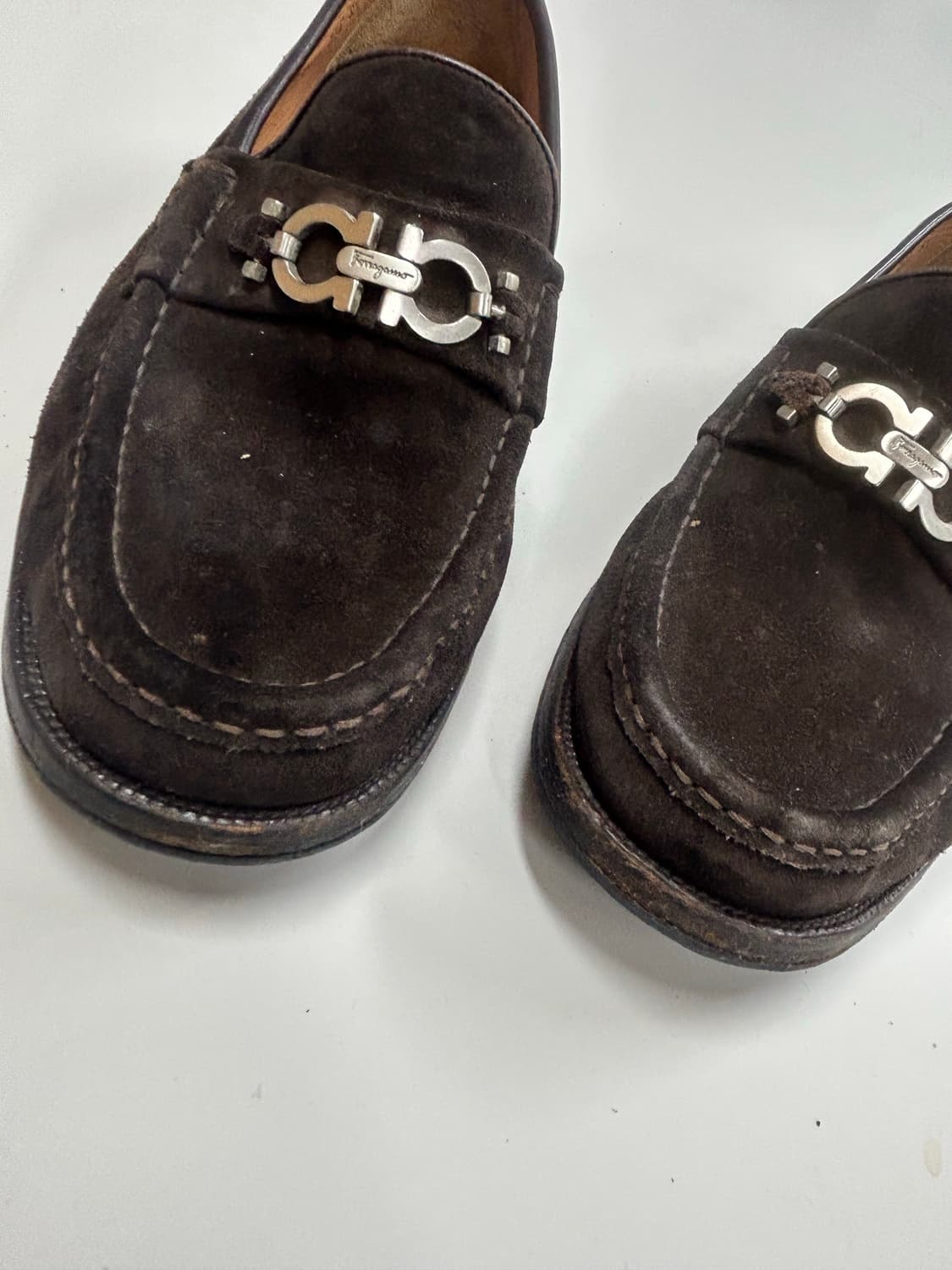 페라가모 스웨이드 간치니 로퍼 상품이미지3