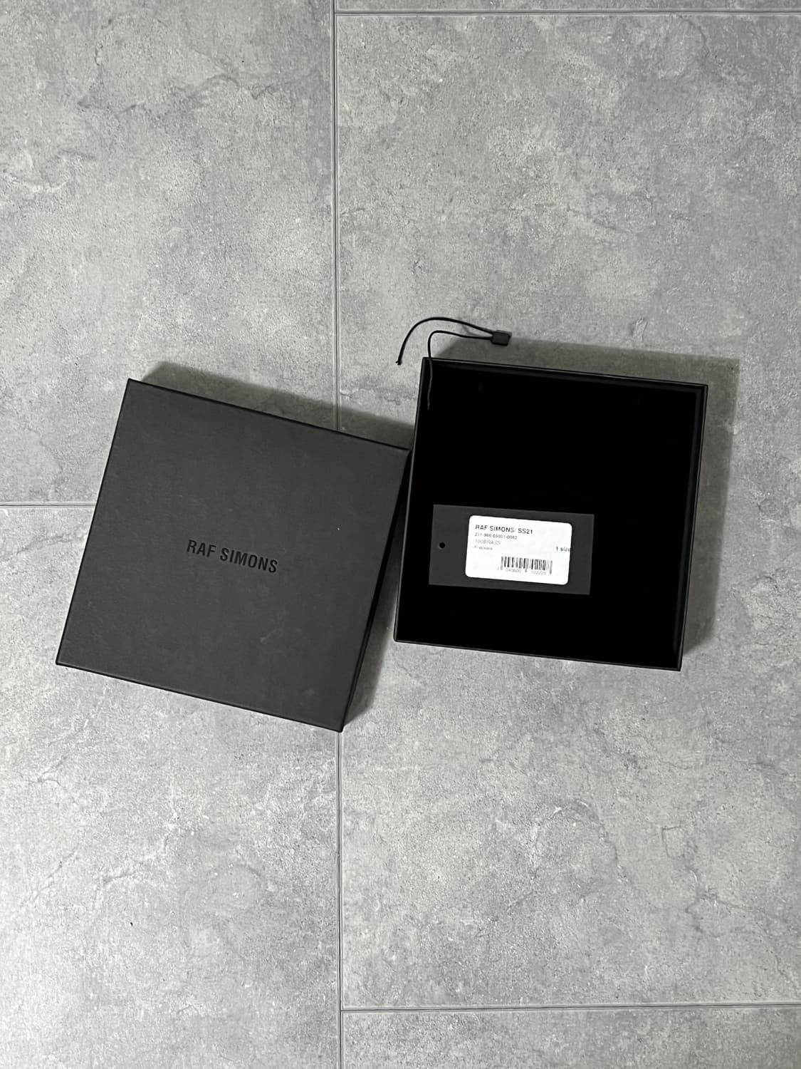 라프시몬스 R로고 목걸이 상품이미지1