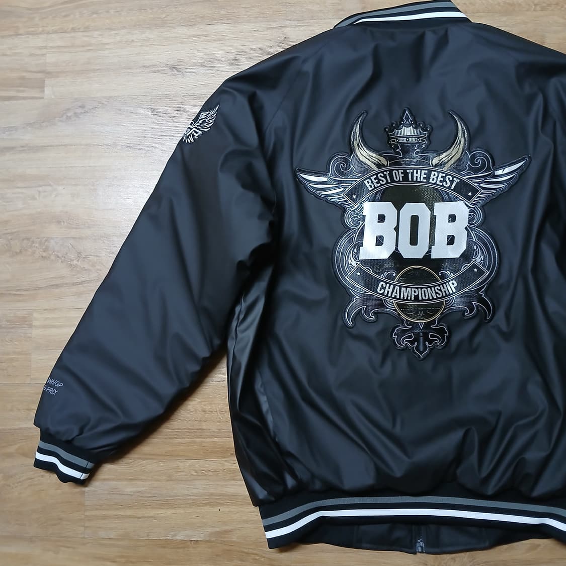 택붙은 미사용 MUSCOLO 머스콜로 바시티 누빔 헬스 점퍼 패딩 자켓 상품이미지5