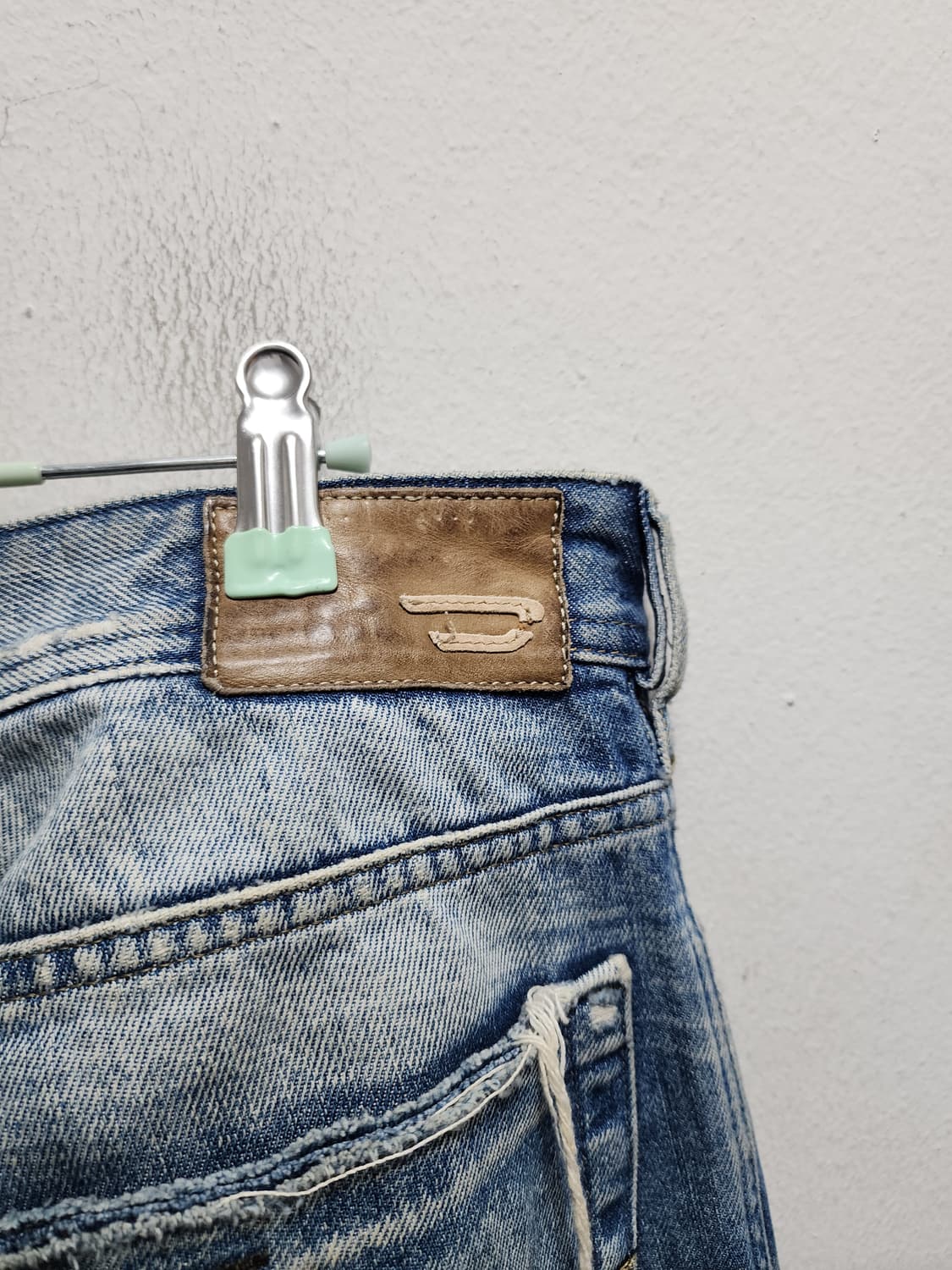 90s 디젤 이태리 데미지 워싱 부츠컷 나팔바지 상품이미지3