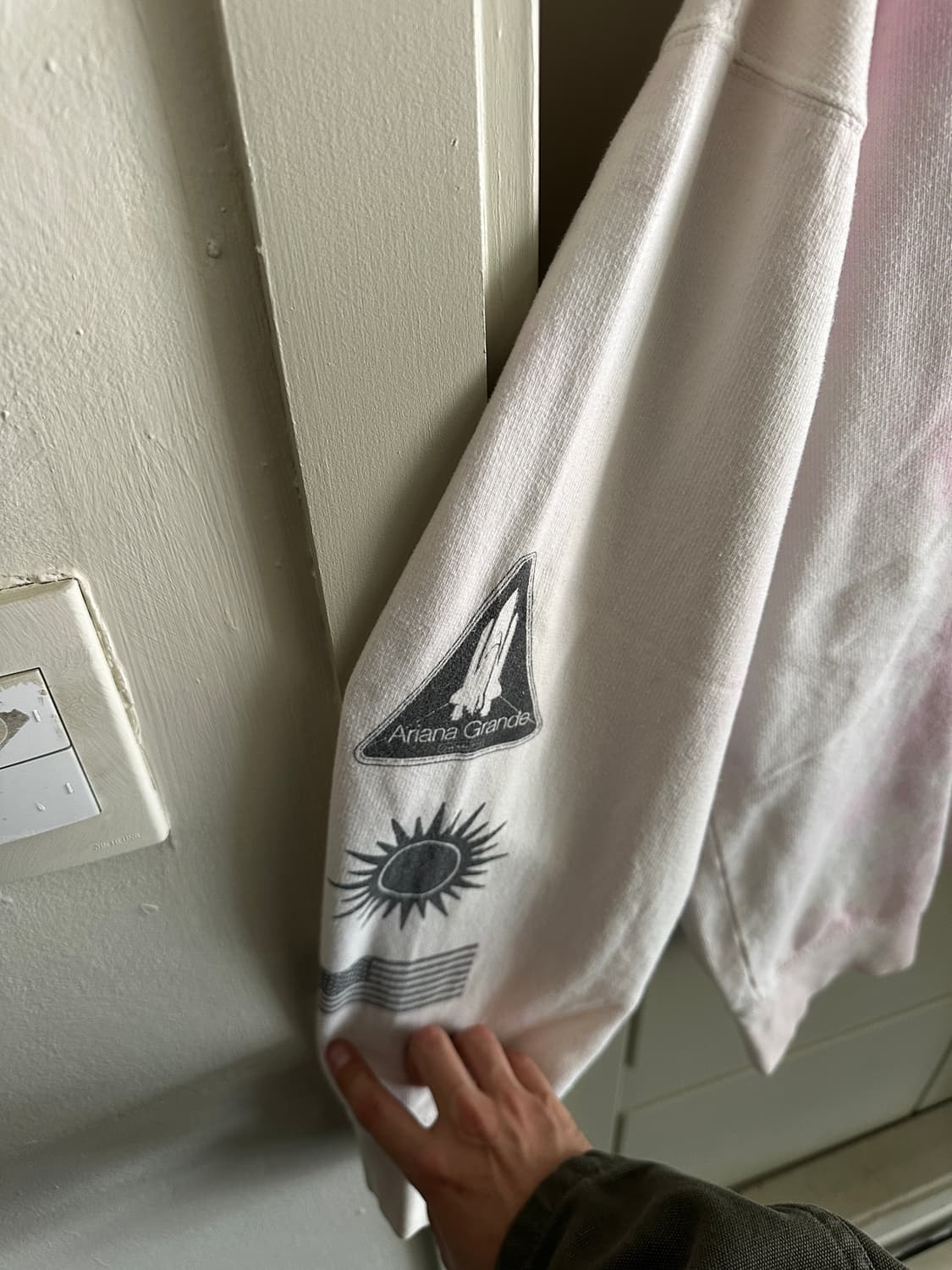 Ariana Grande x NASA Coachella Crewneck  상품이미지2