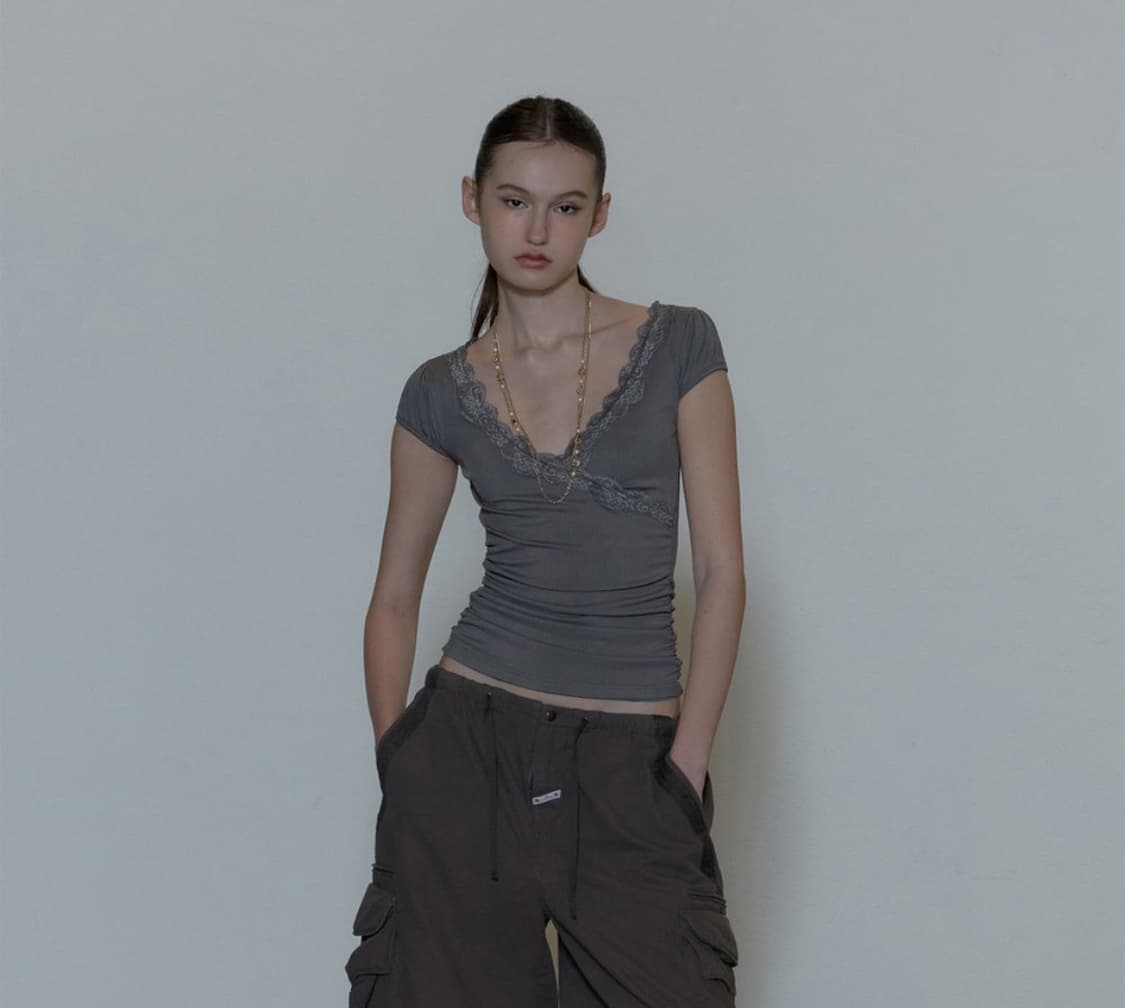 스컬프터 Lace Trim Wrap Tee Charcoal 상품이미지2