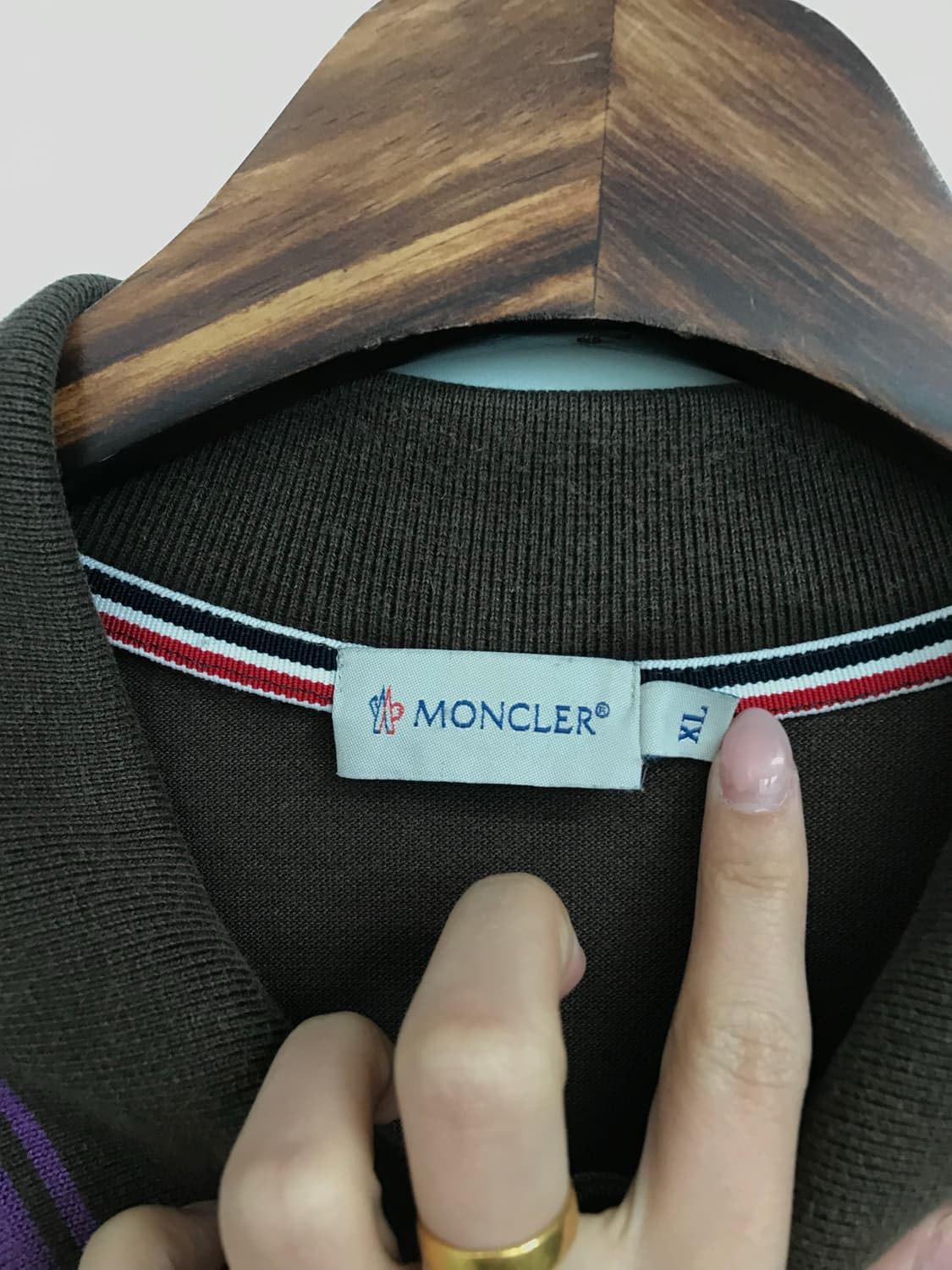 몽클레어 와펜 카키 피케 반팔 카라 티셔츠 상품이미지10