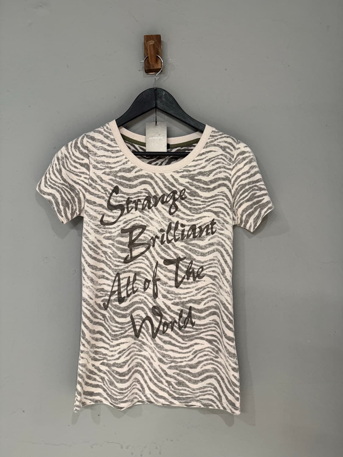 zebra pattern lettering top 상품이미지3