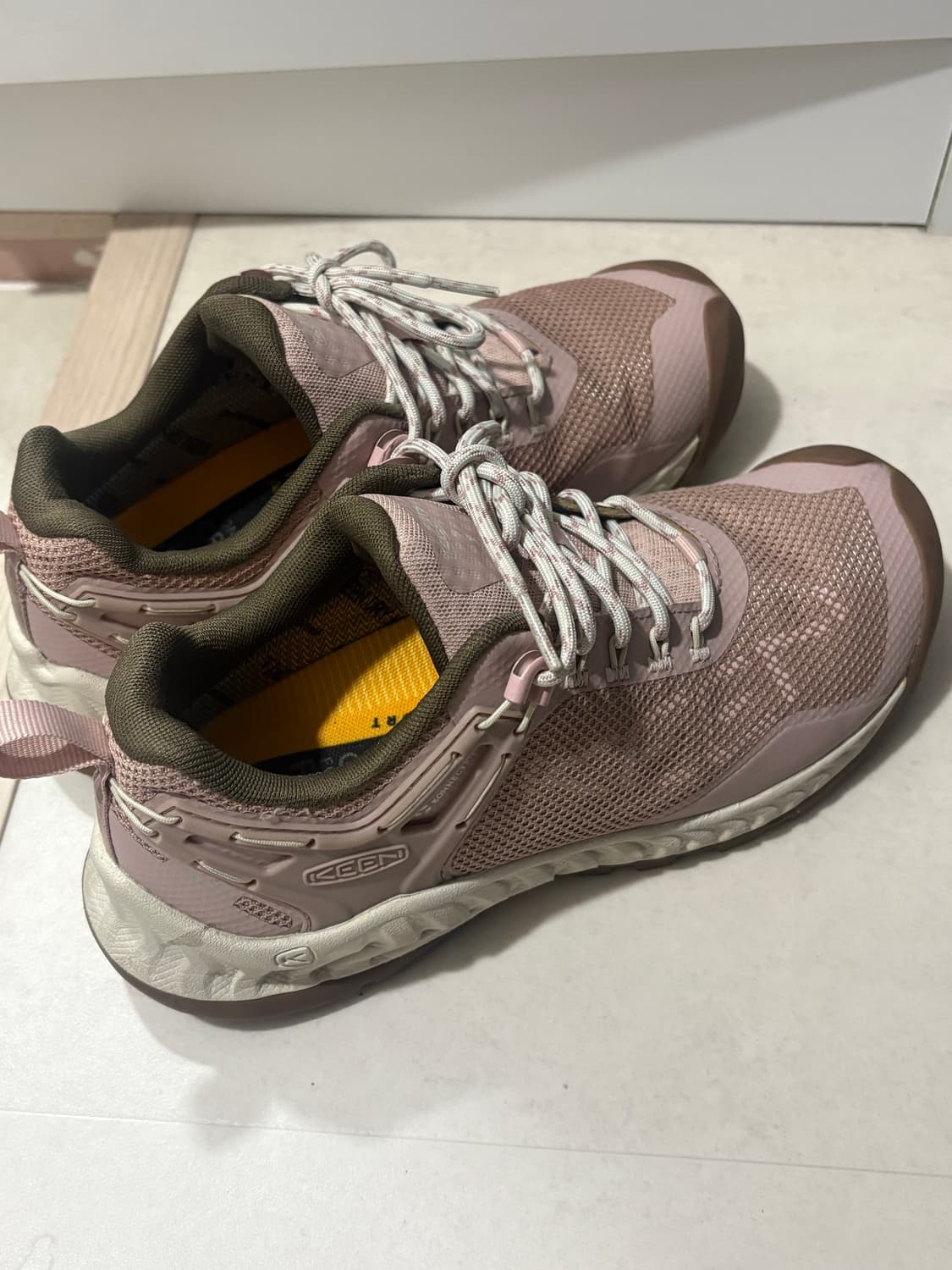 일본에서 구매한 킨 핑크색 운동화 상품이미지1