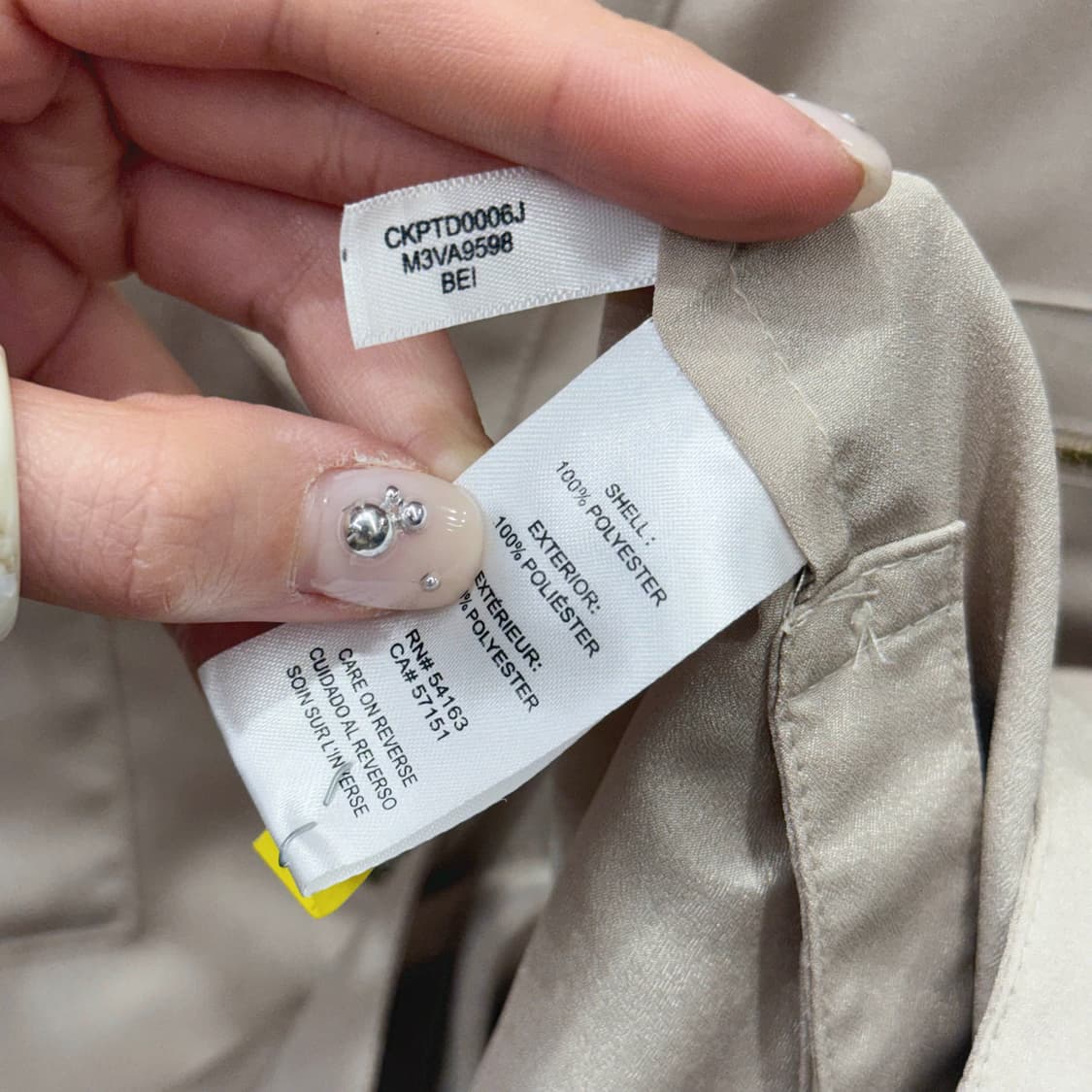 캘빈클라인 노카라 셔츠 블라우스 골드 지퍼 포켓 디테일 베이지 상품이미지8