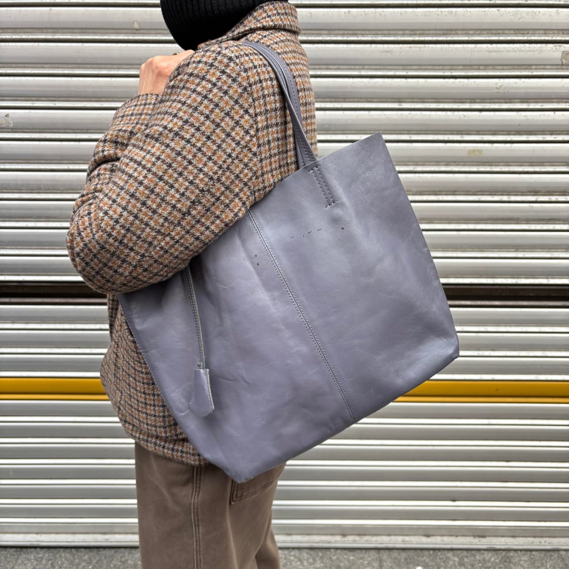 vtg cowhide lv tote bag 상품이미지4