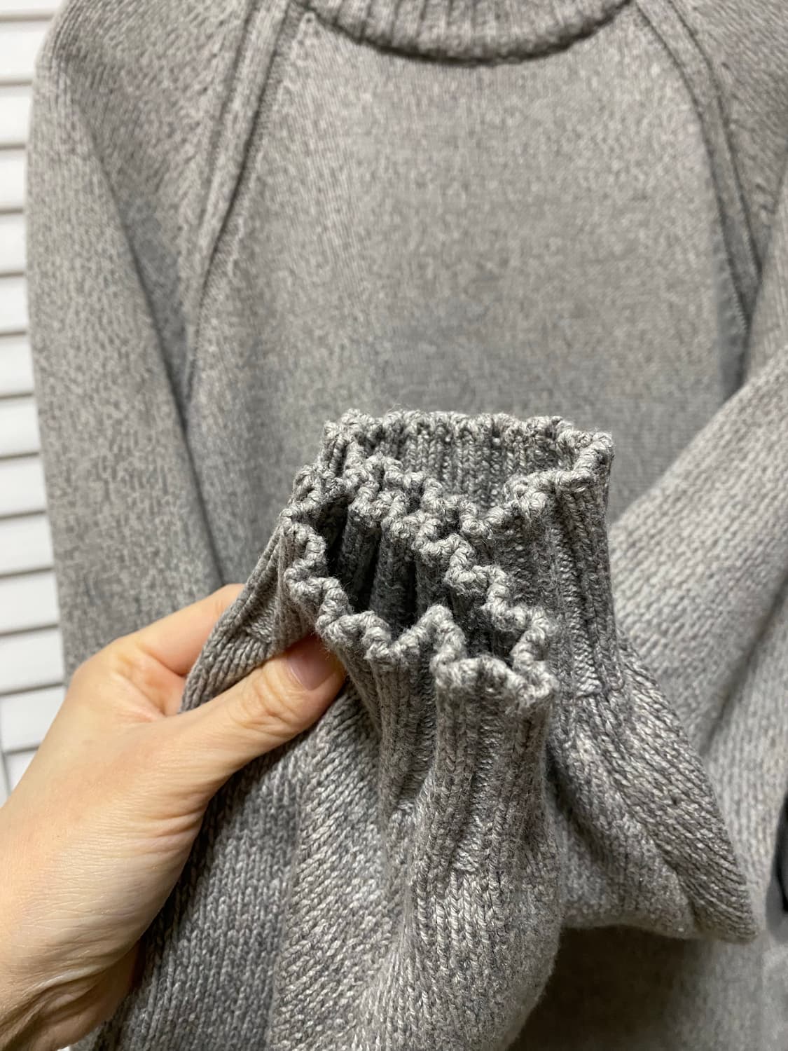 산산기어 니트 스너그 세이지 컬러 상품이미지4