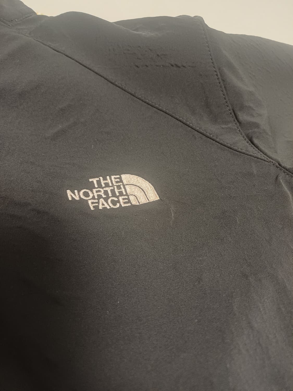 노스페이스 블랙 바람막이 자켓 여성 [85] / 상품이미지3