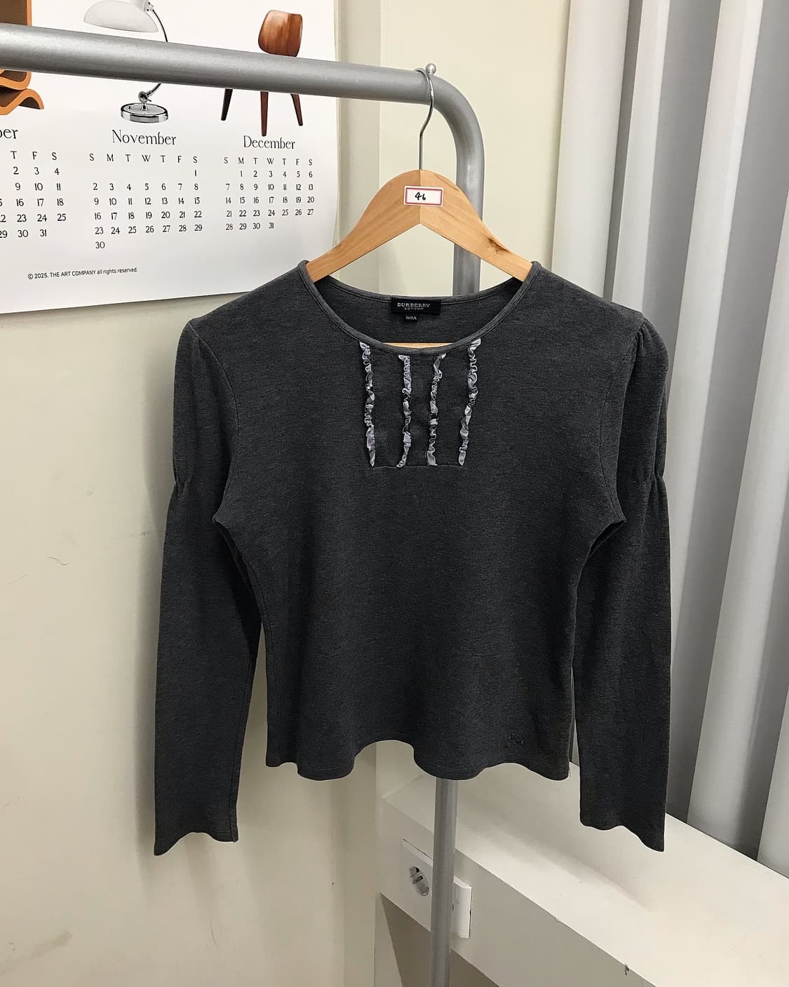 버버리 체크 프릴 퍼프 긴팔티 상품이미지1