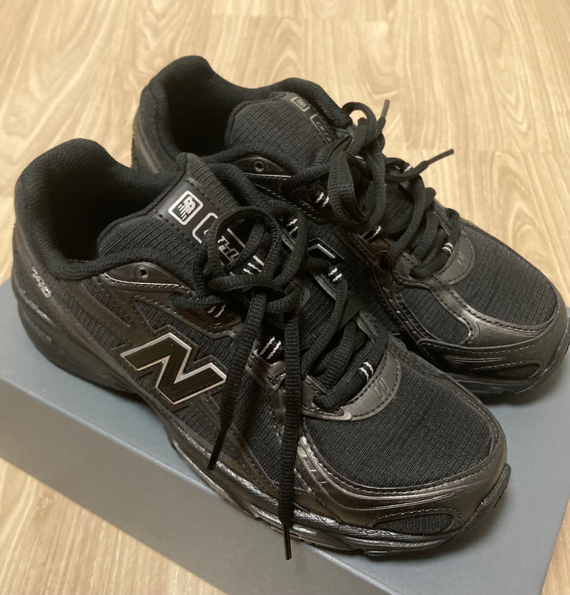 뉴발란스 740 235 (깔창 새거) 상품이미지2