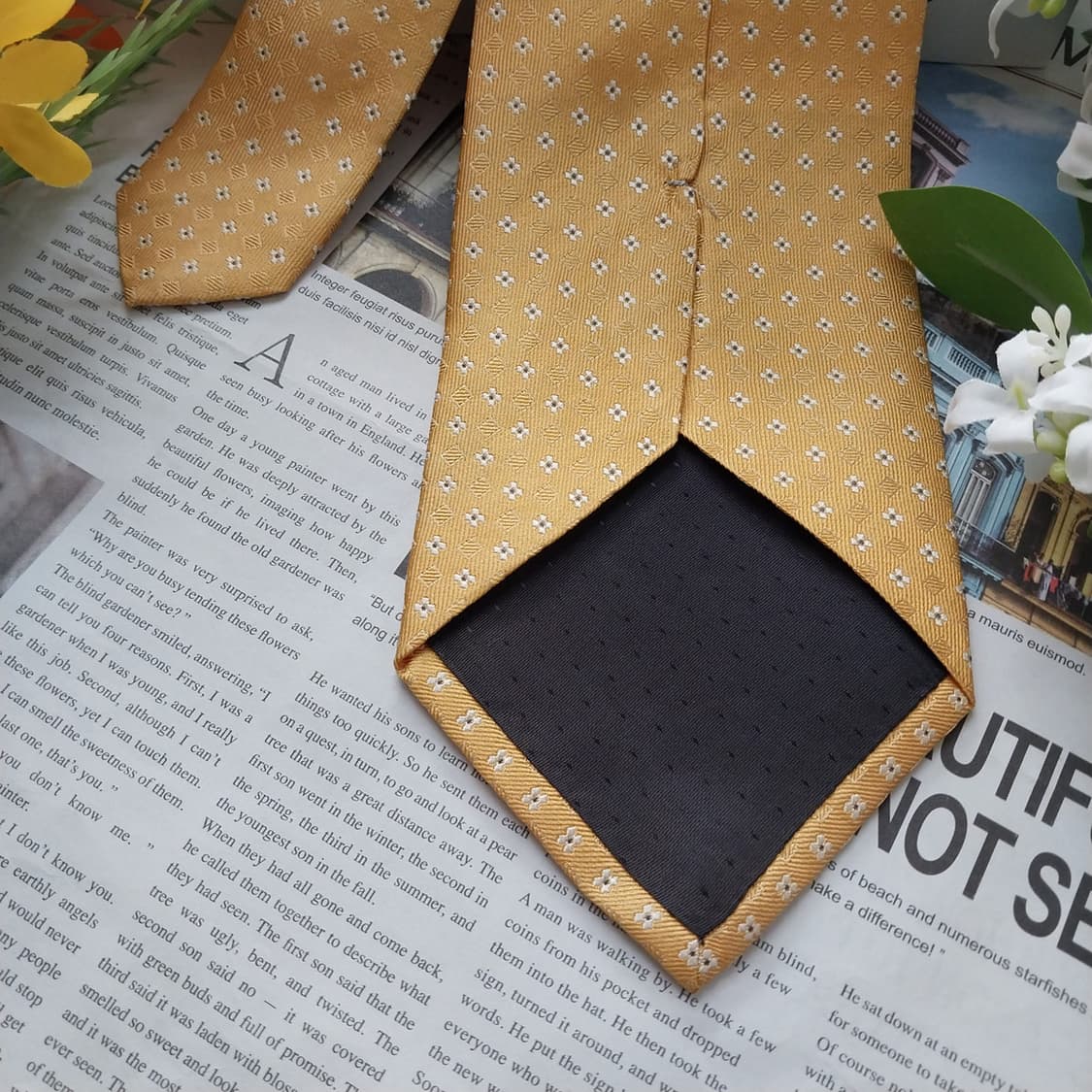 샤를주르당 실크 옐로우 플라워 자수 넥타이 9.5cm A등급 K1433
 상품이미지5