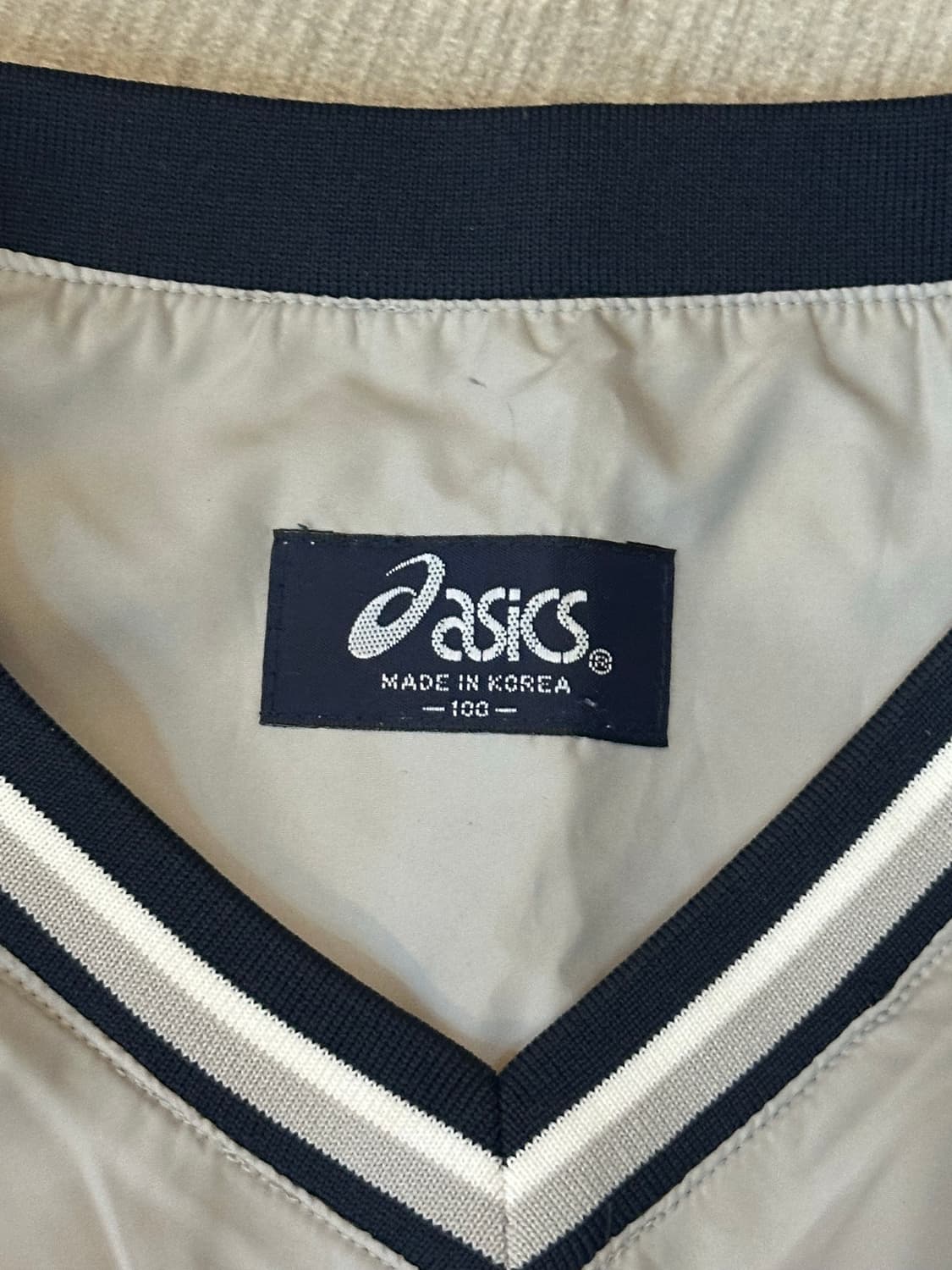 새상품) 아식스 V넥 풀오버 100사이즈 상품이미지6