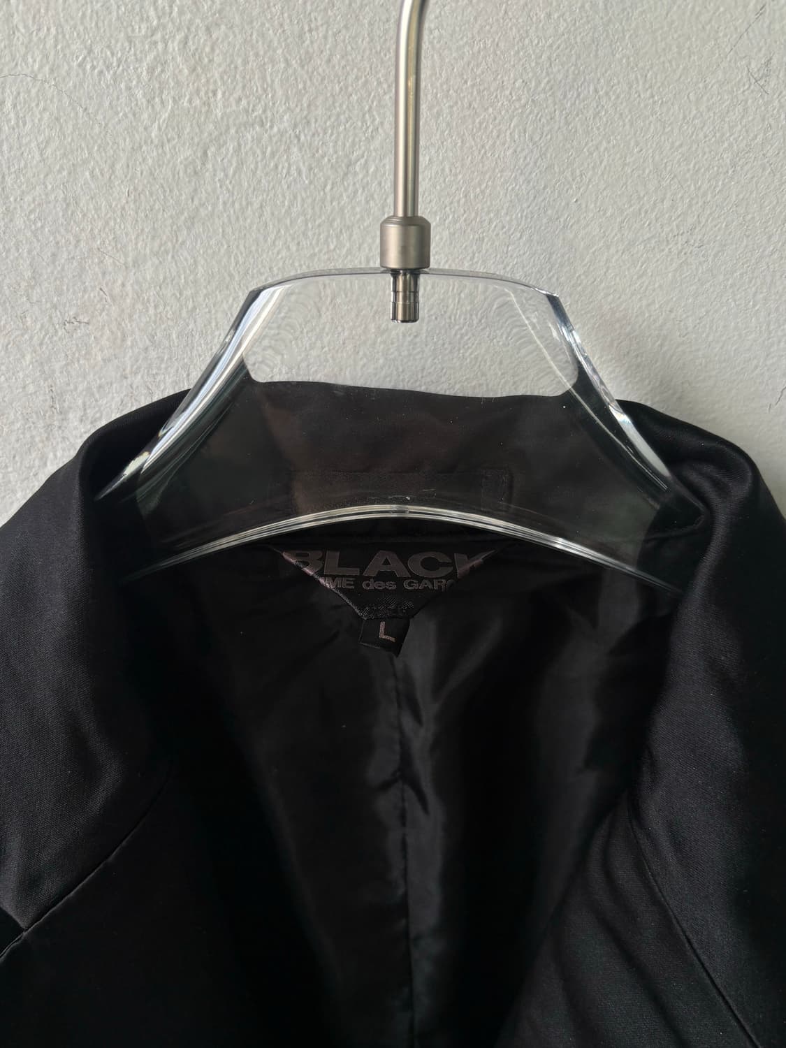 꼼데가르송 24aw 러플 사선 하이넥 블레이저  상품이미지5