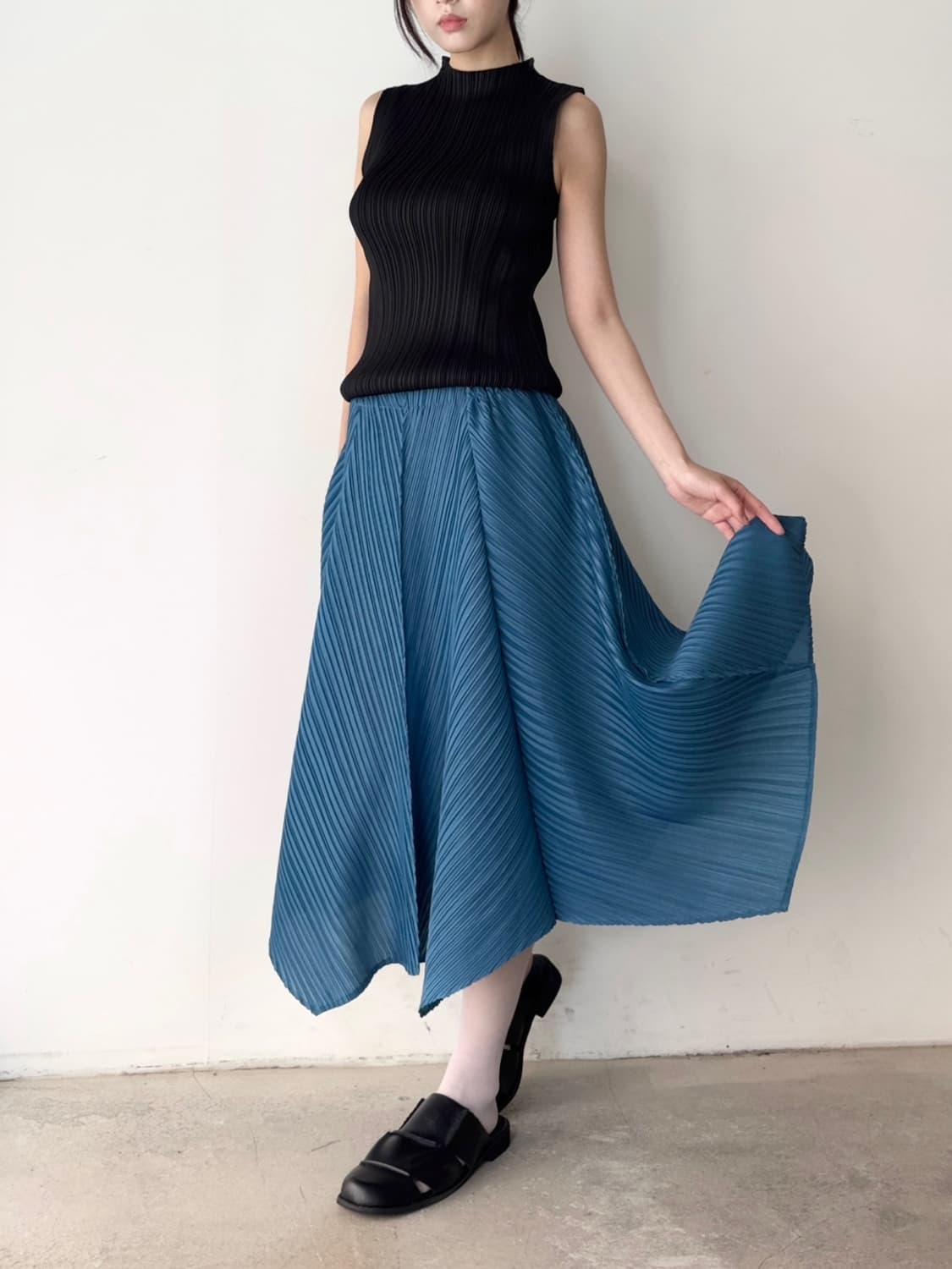Pleats asymmetric skirt / blue 상품이미지7