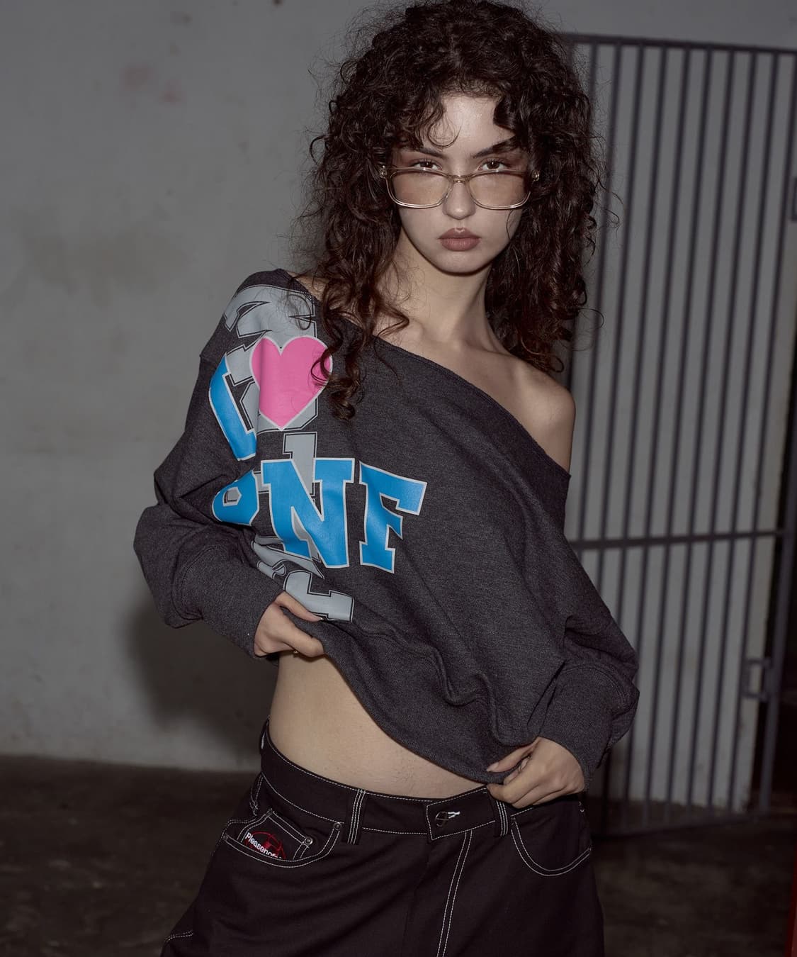 플리즈노팔로우 I LOVE PNF 로고 스웨트셔츠 멜란지블랙 상품이미지1