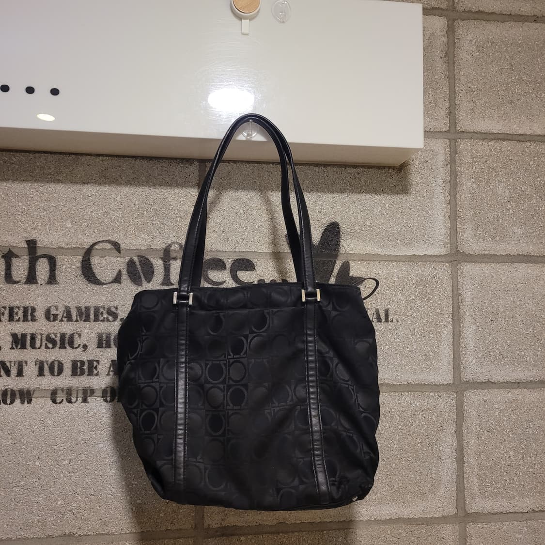 페라가모 모노그램 토트백 상품이미지1