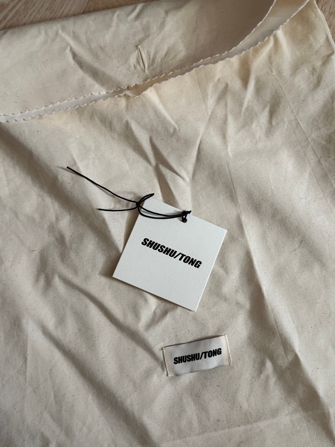 슈슈통 브이넥 니트 상품이미지3