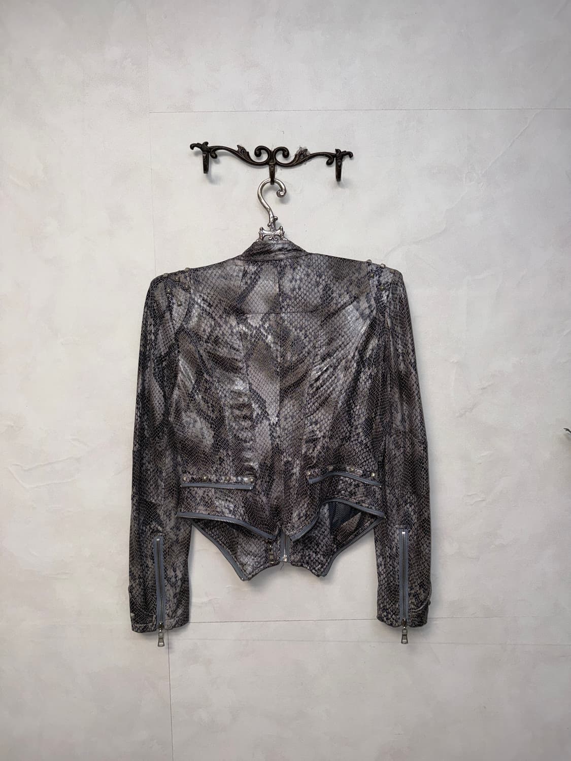 Charcoal tie dye python stud rider jk 상품이미지3