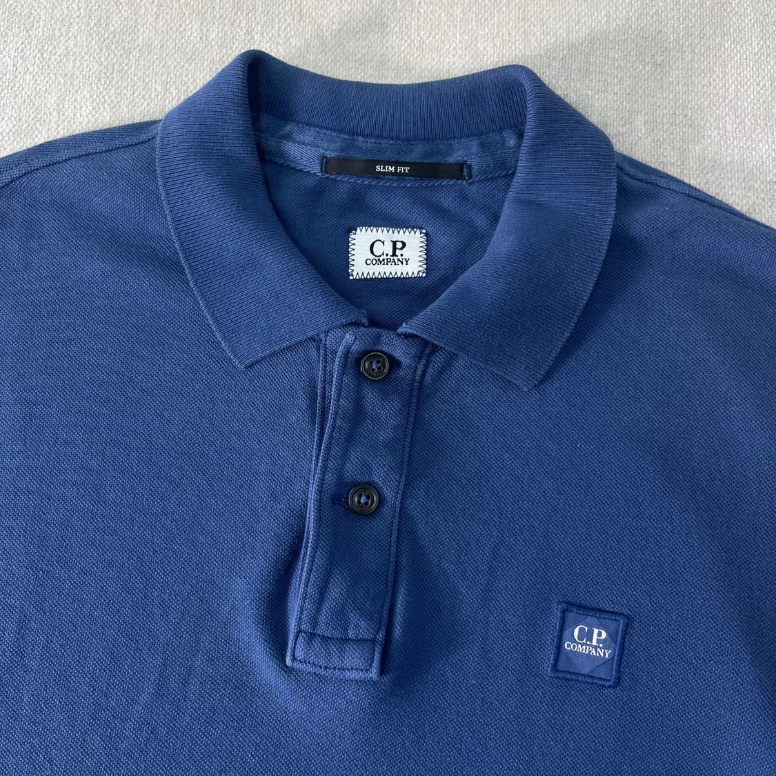 100 CP컴퍼니 박스로고 카라 반팔티  상품이미지2