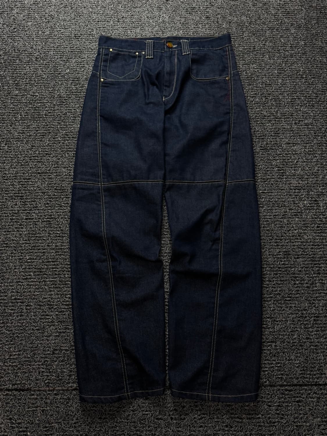 리바이스 엔지니어드진 절개 디테일 생지 데님 팬츠 953 상품이미지1