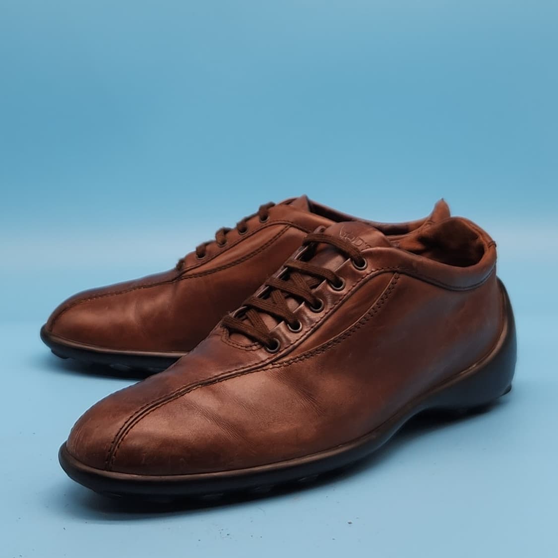 ooo 토즈 레더 여성스니커즈 실사이즈 235 상품이미지1