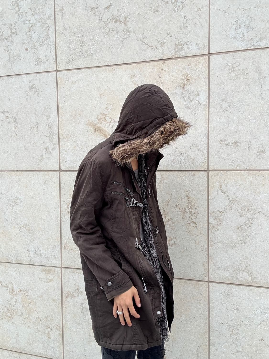 00’s Mood Grunge Buckle Detail Fur Hoodi 상품이미지5