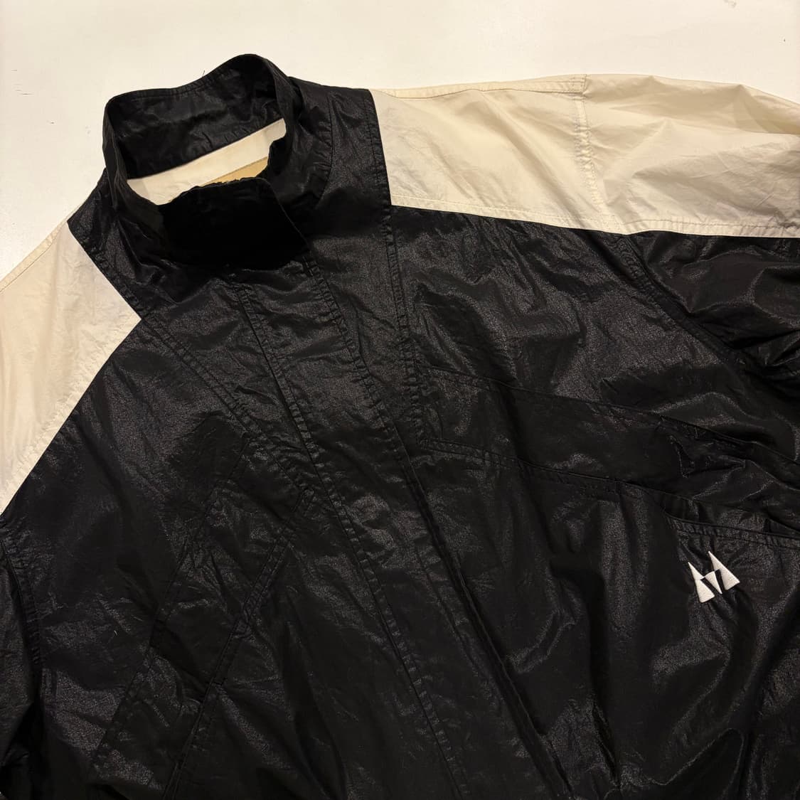 마뗑킴 블랙 화이트 코팅 배색 자켓 C221 상품이미지3